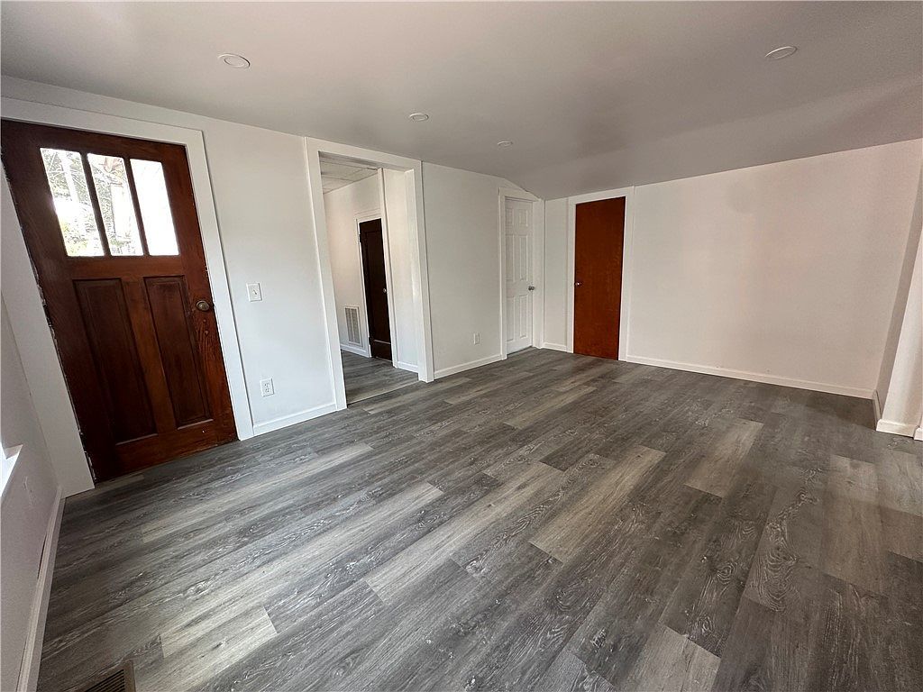 23 W High St Lockport, NY 14094  | Single Family