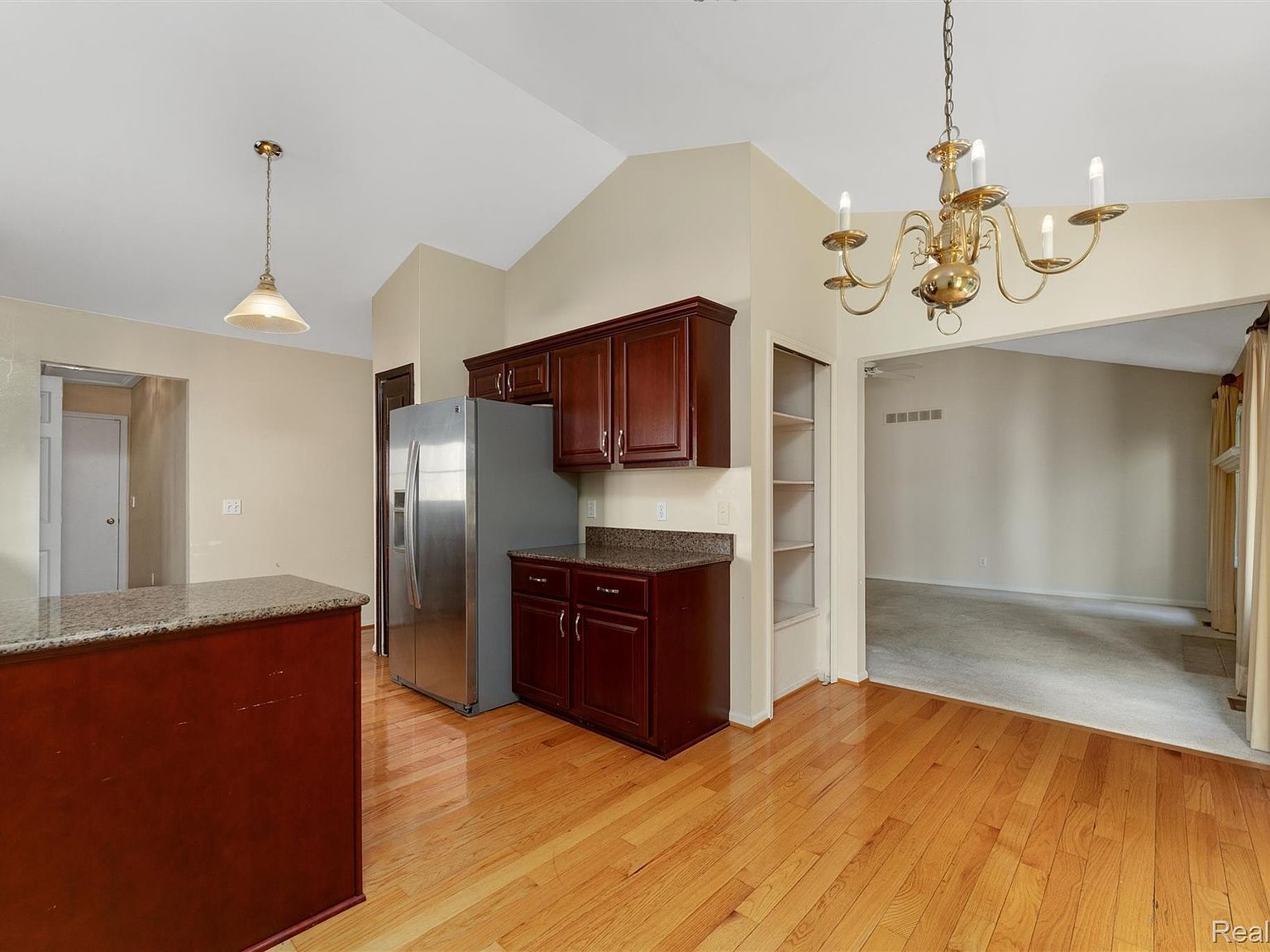 3120 Point Of The Woods Dr West Bloomfield, MI 48324  | Condominium