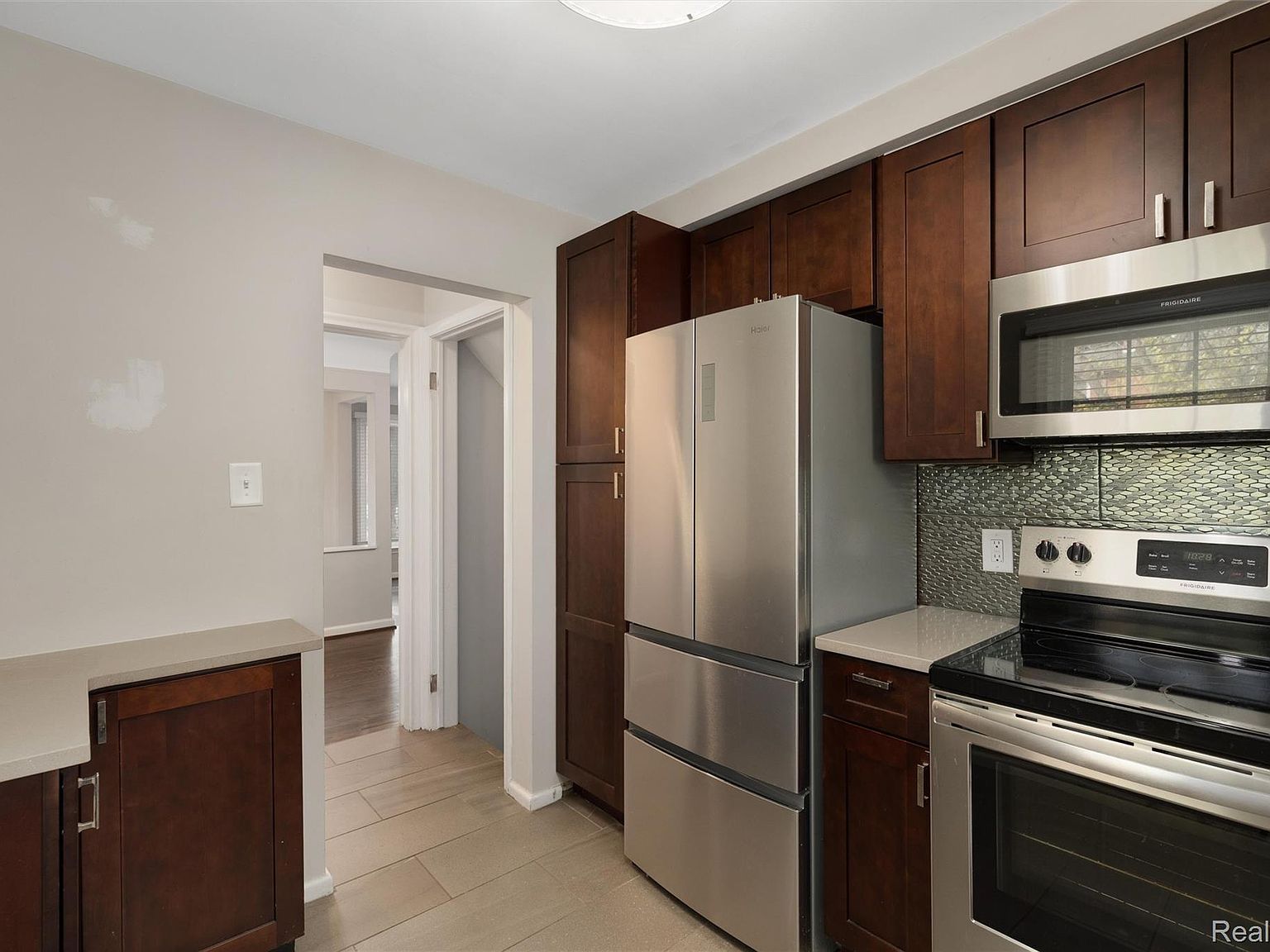 3221 Shenandoah Dr Royal Oak, MI 48073  | Single Family