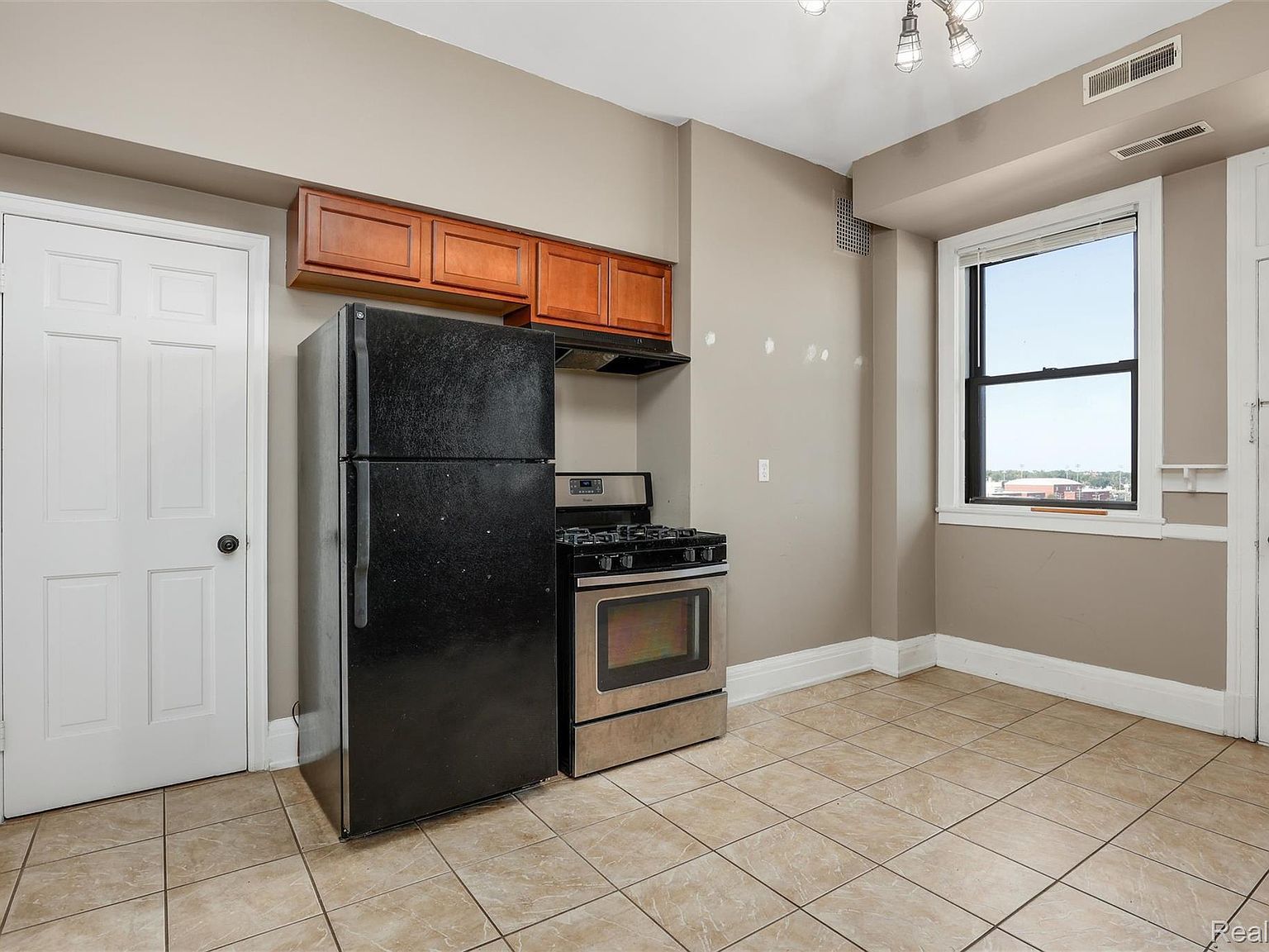 2900 E Jefferson Ave UNIT C6A Detroit, MI 48207  | Condominium