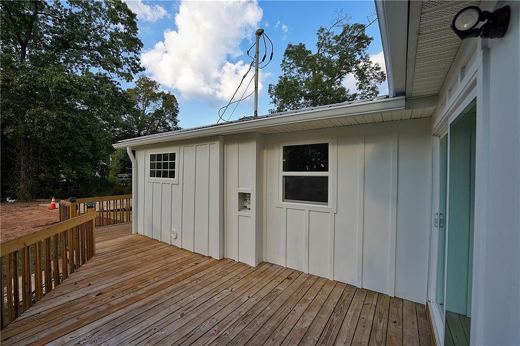 1547 York Dr Canton, GA 30114  | Single Family