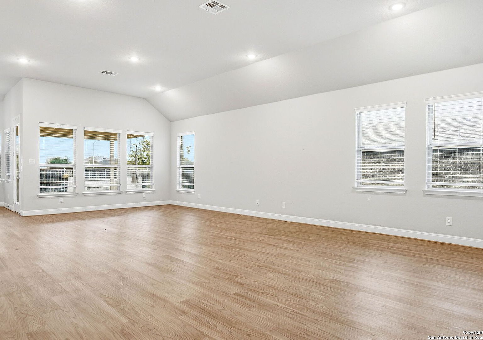 5122 Village Park Marion, TX 78124  | Single Family