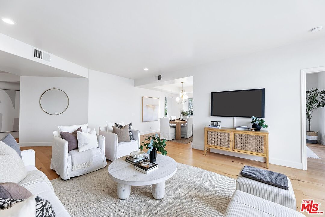 9880 Vidor Dr APT 104 Los Angeles, CA 90035 | Condominium