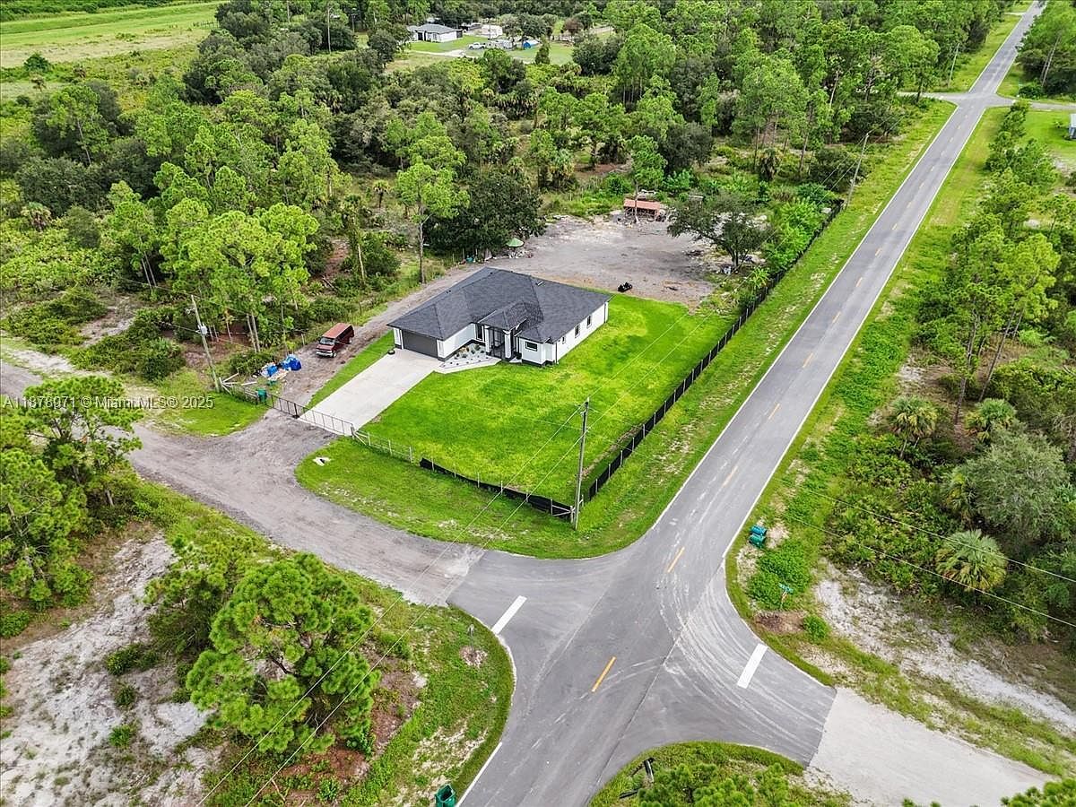 7691 23rd Pl Labelle, FL 33935 | Single Family