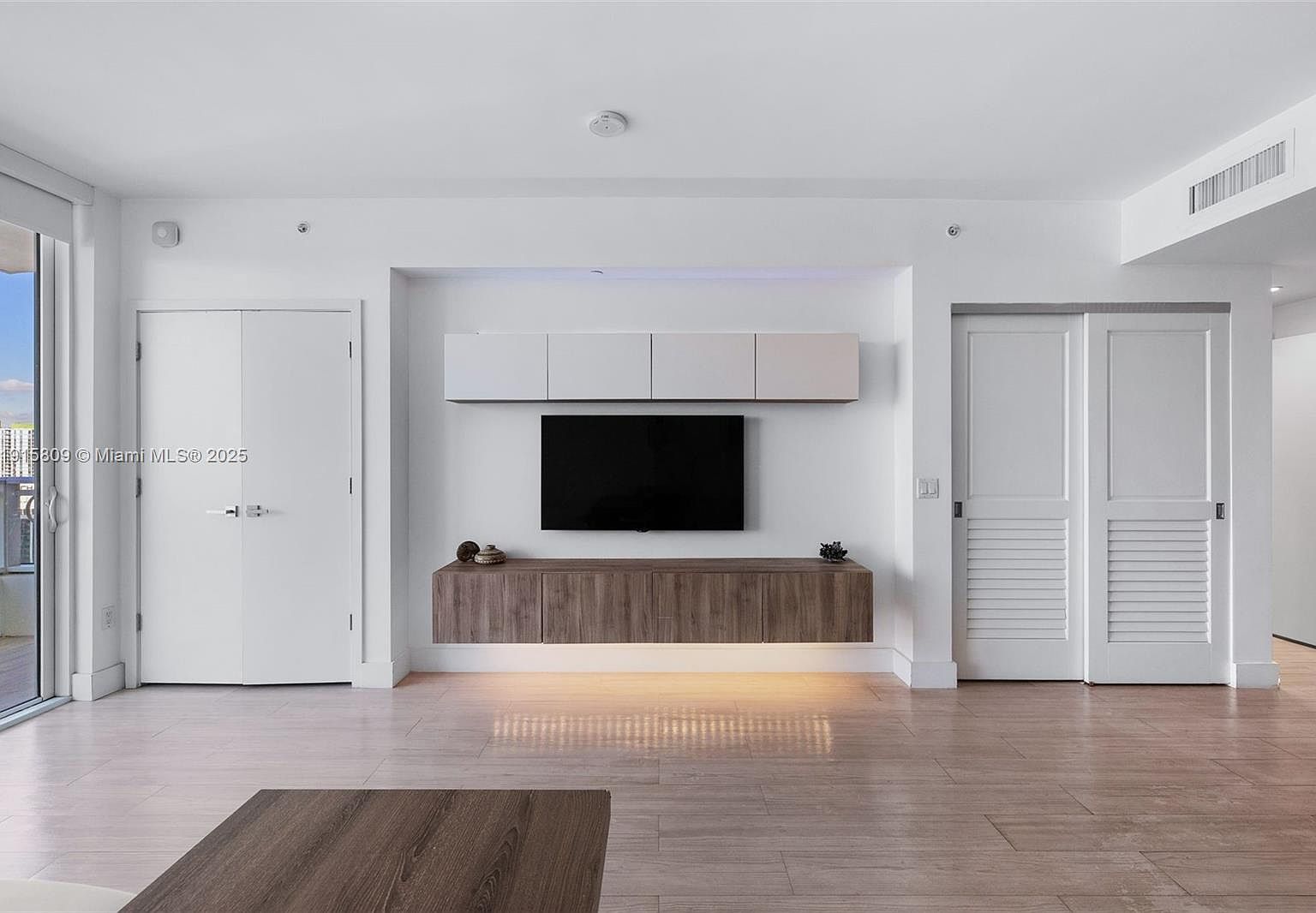 1080 Brickell Ave UNIT 3705 Miami, FL 33131  | Condominium