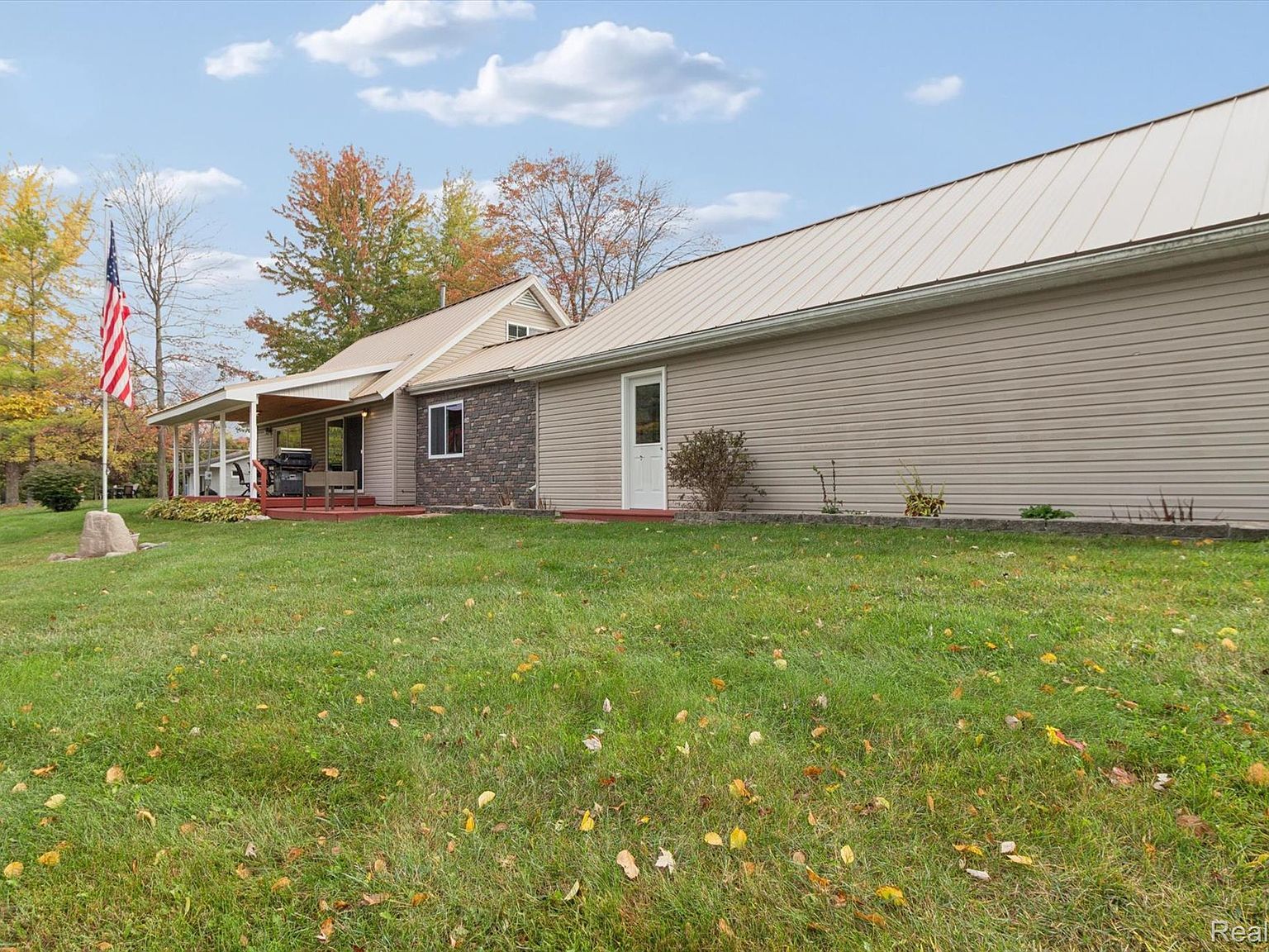 5266 S Pine St Beaverton, MI 48612  | Single Family