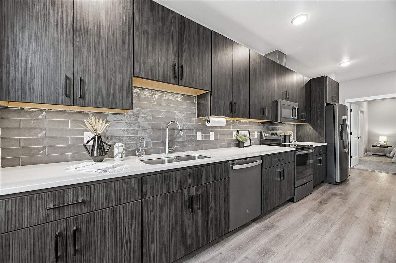 300 S Clinton St #501 Iowa City, IA 52240  | Condominium