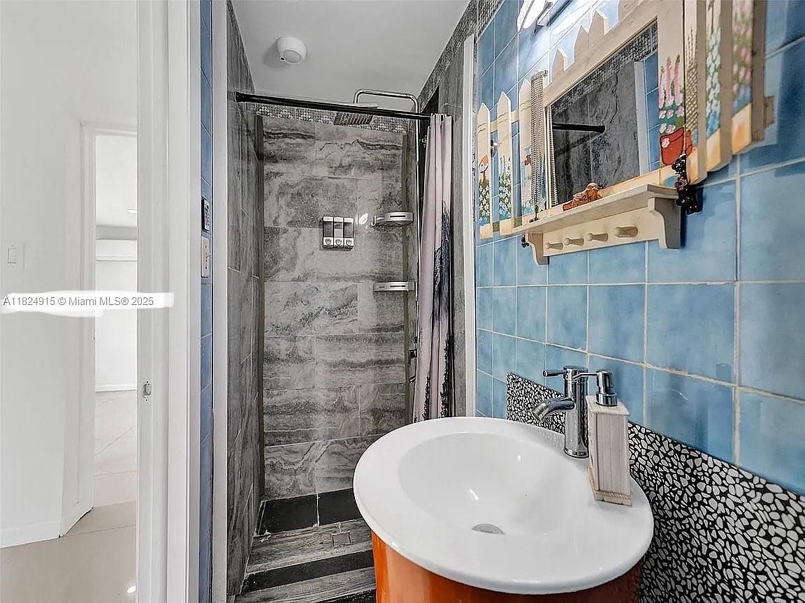 1607 Moffett St Hollywood, FL 33020  | Single Family