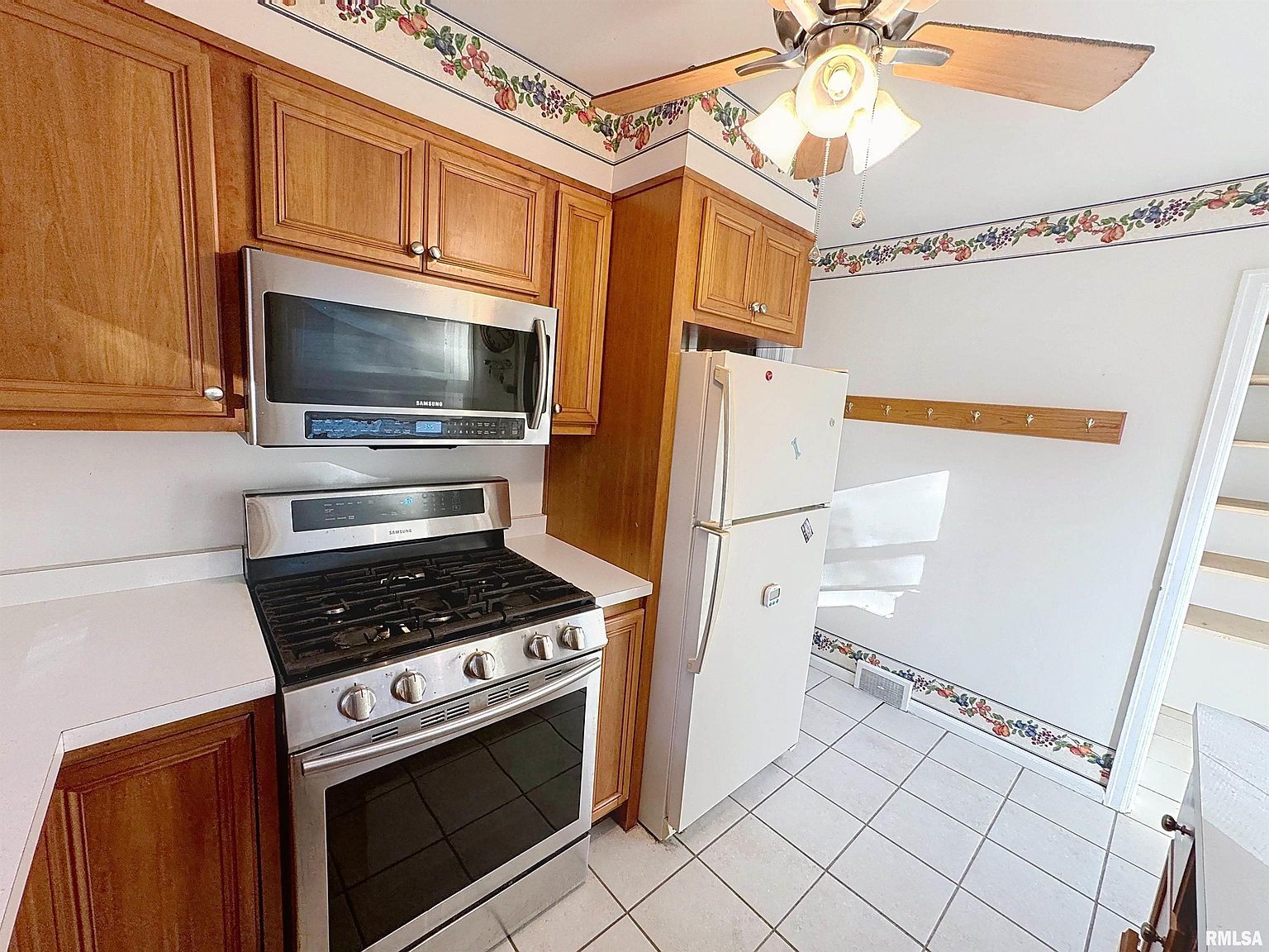 2130 10th St East Moline, IL 61244  | Single Family