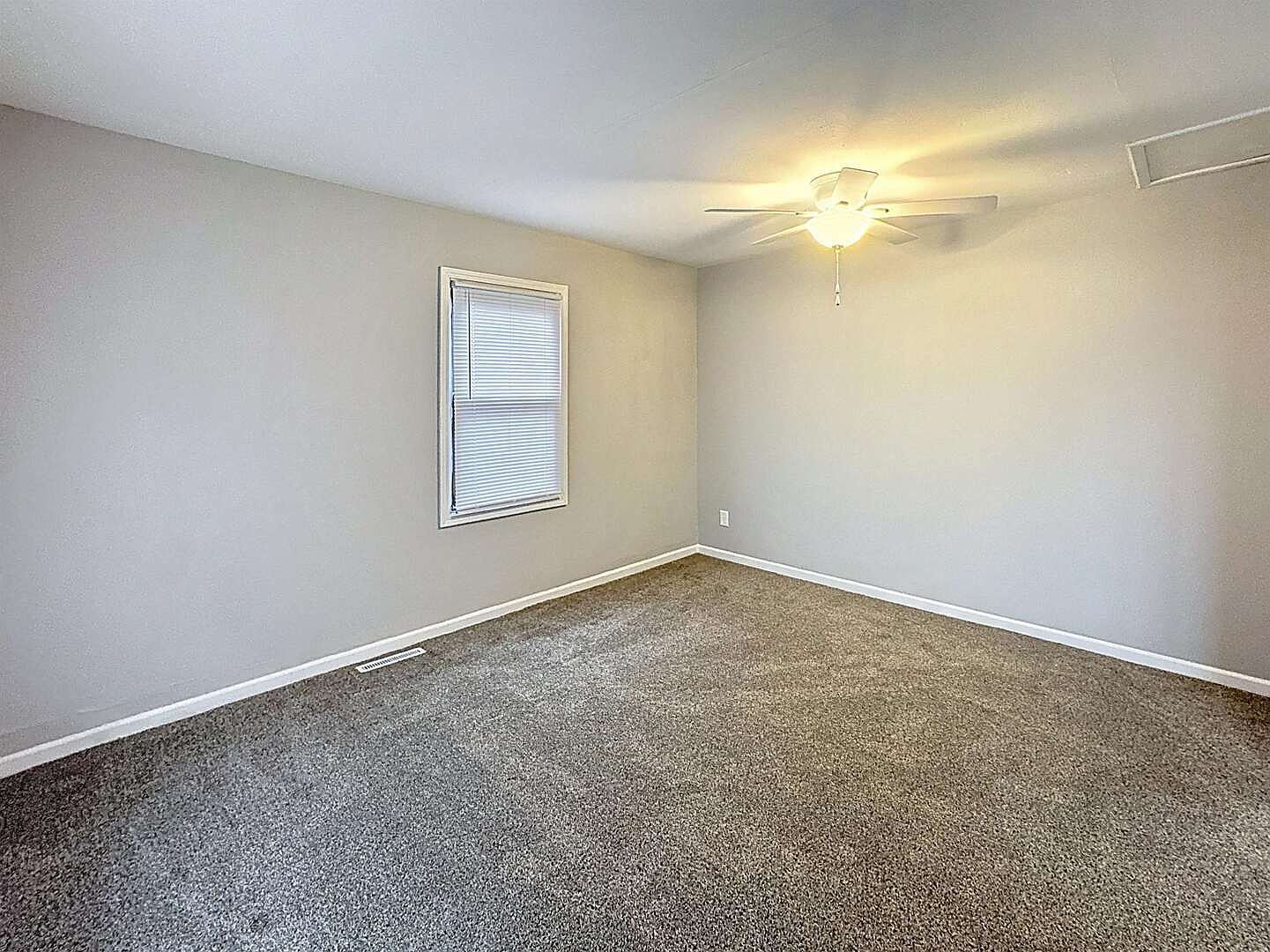 11244 140th Street Pl Davenport, IA 52804  | Single Family