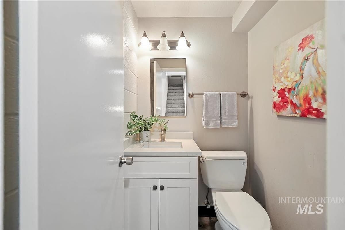 952 S Curtis Rd Boise, ID 83705  | Condominium