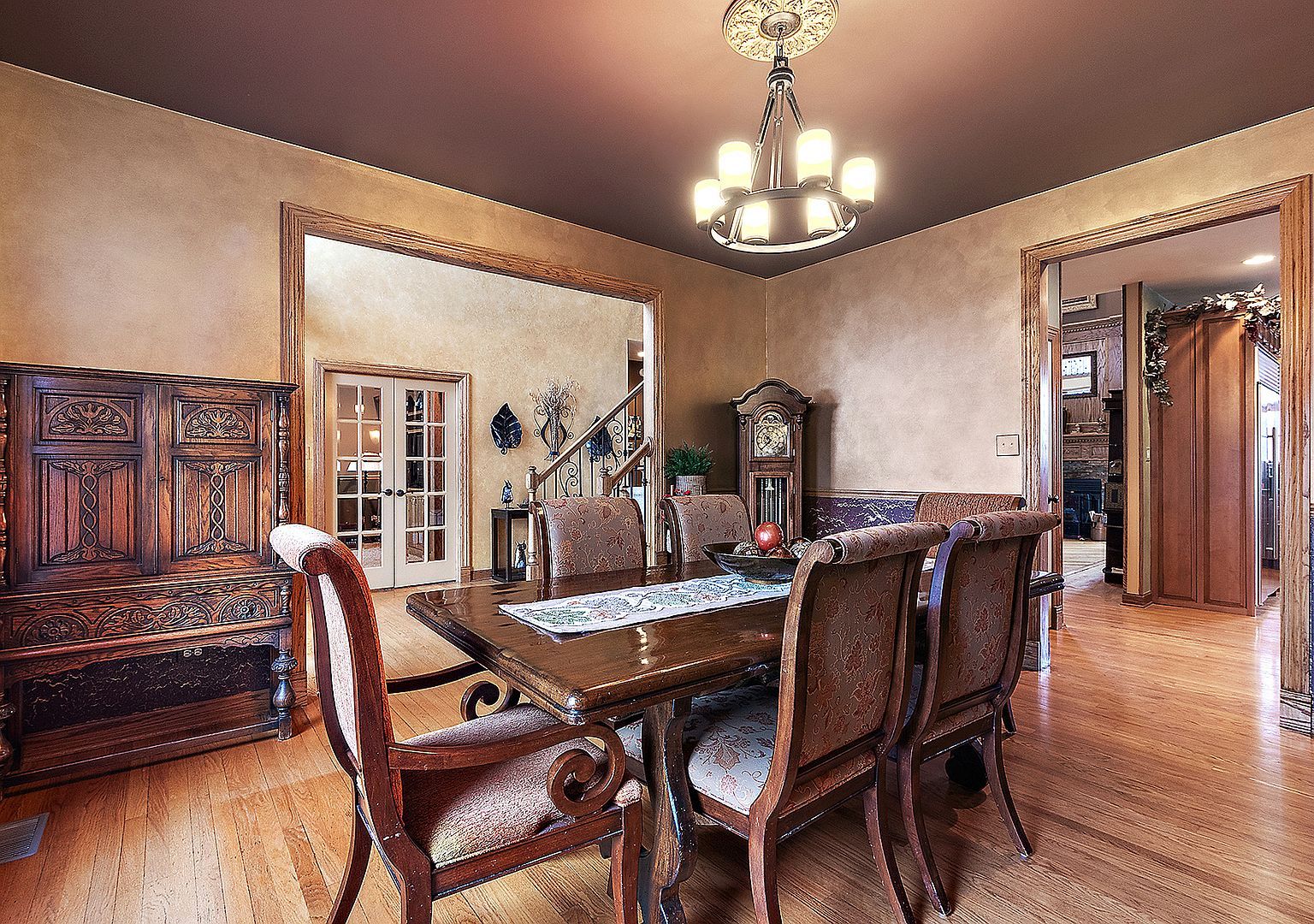 7832 Joliet Dr S Tinley Park, IL 60477  | Single Family