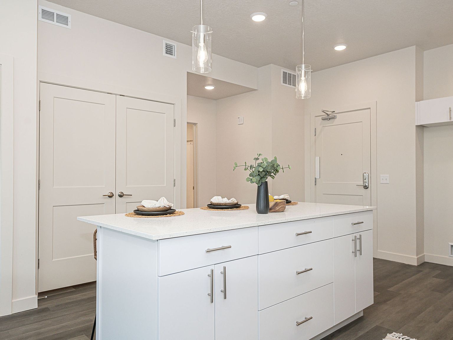 155 E 900 S #208 Ogden, UT 84404  | Condominium