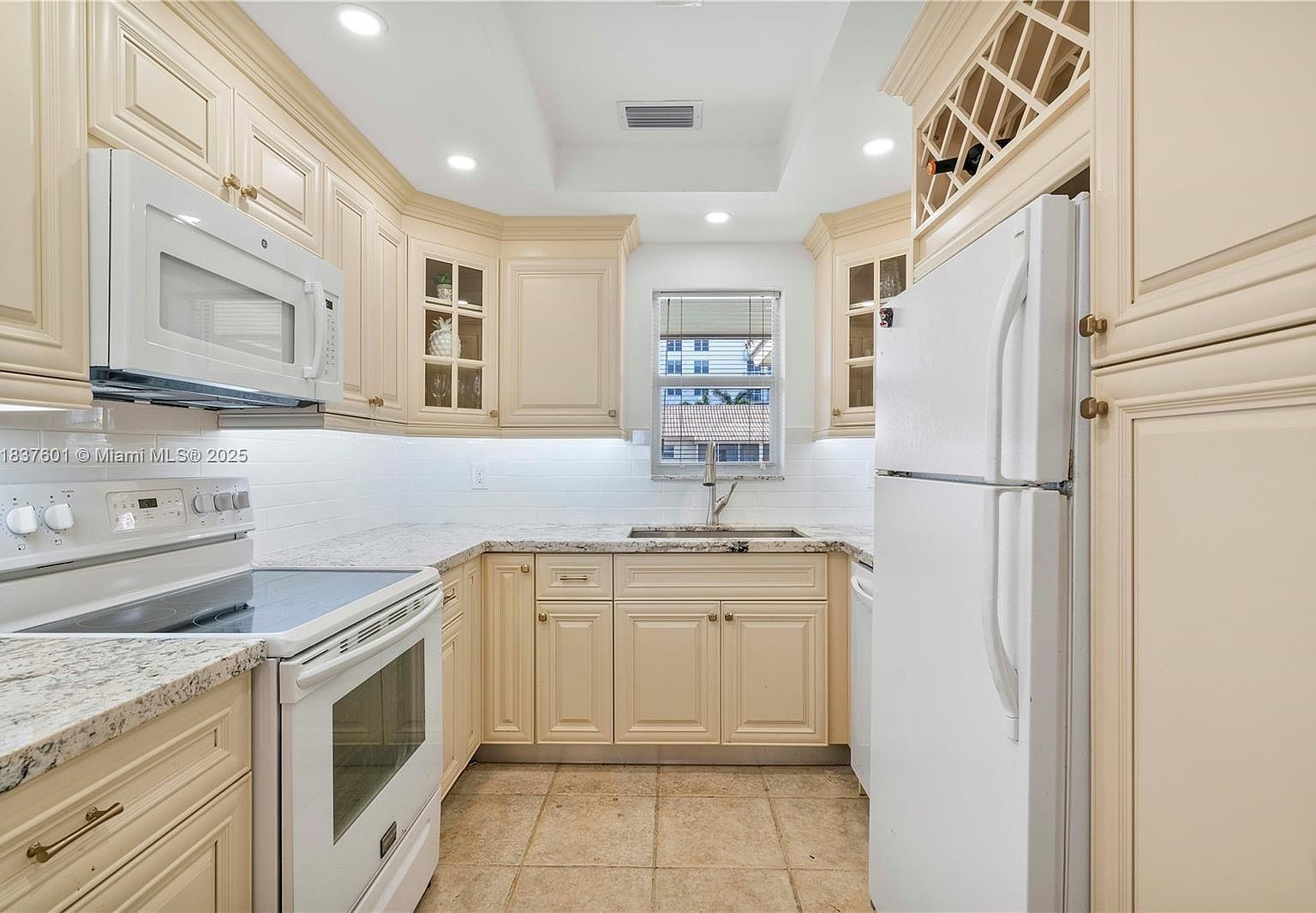 2600 Diana Dr APT 311 Hallandale, FL 33009  | Condominium