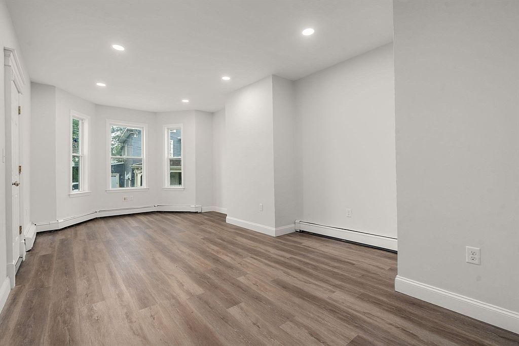 20-22 Rockville Park Roxbury, MA 02119  | Multi Family