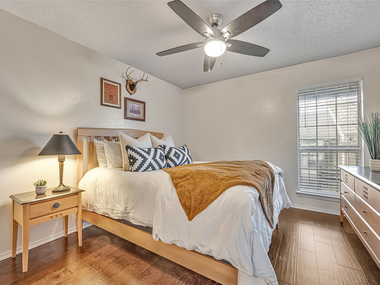 18333 Roehampton Dr APT 821 Dallas, TX 75252  | Condominium