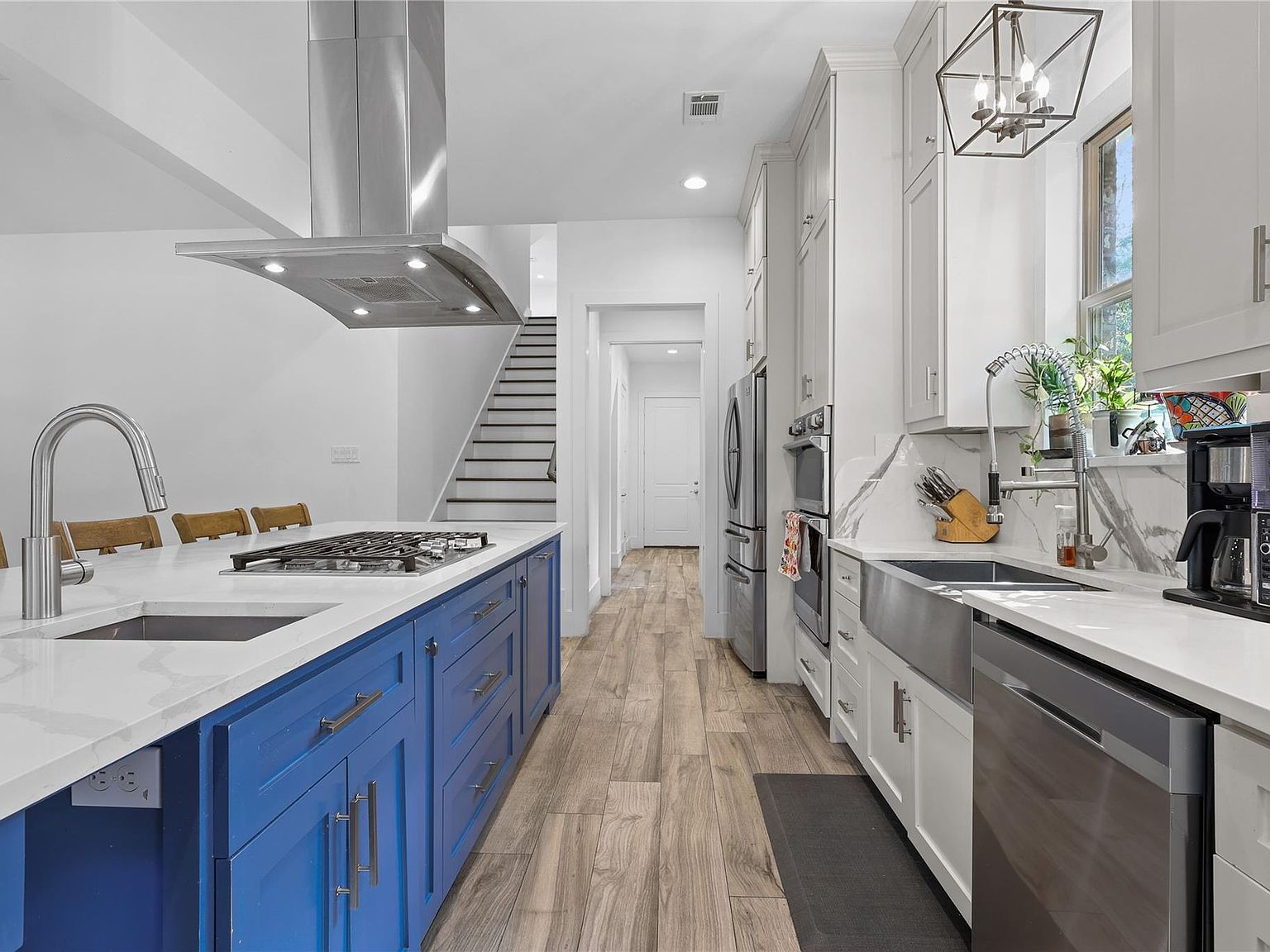 1216 S Hill St Alvin, TX 77511  | Single Family