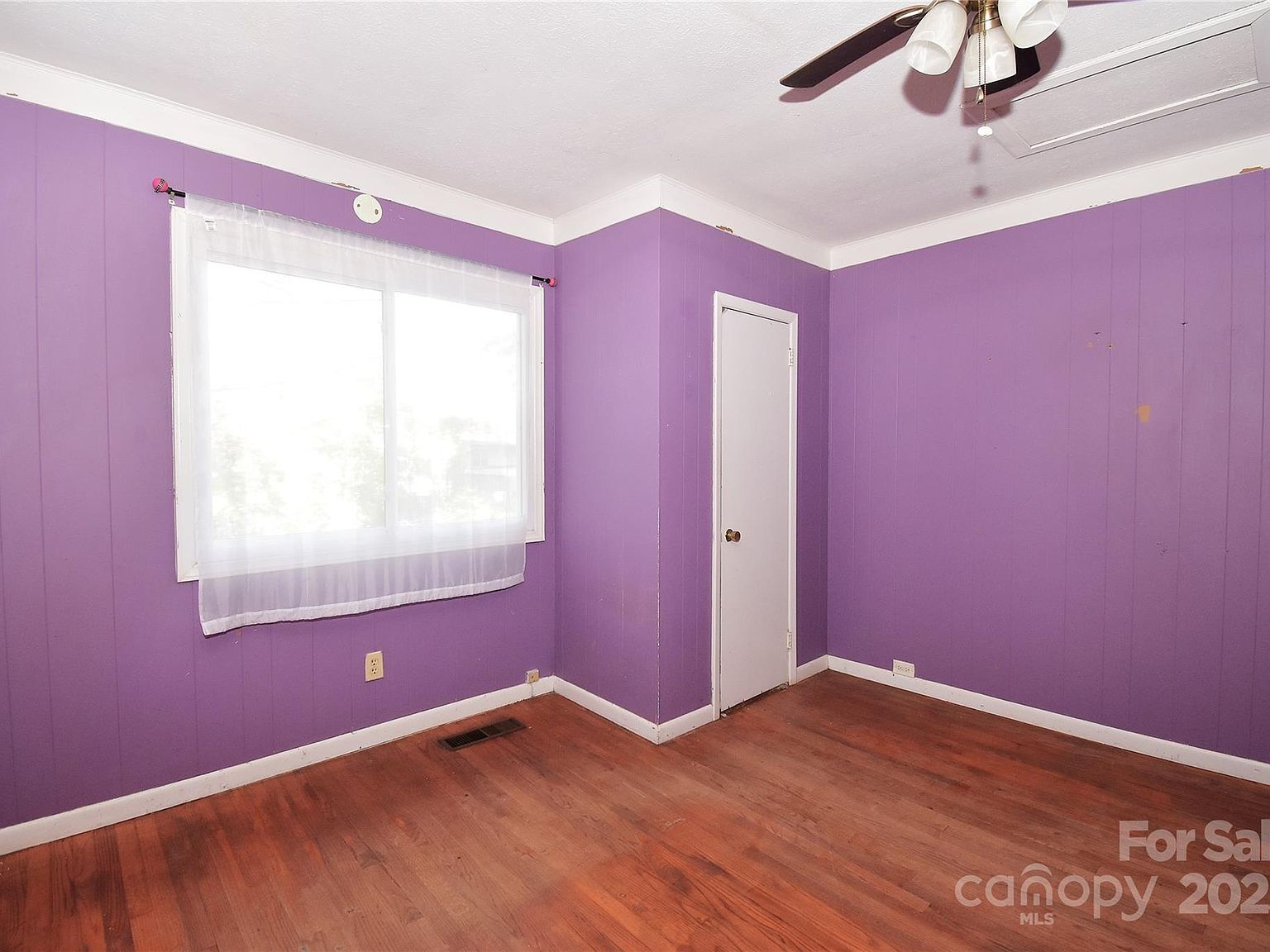 26 Dogwood Ct Asheville, NC 28805  | Single Family