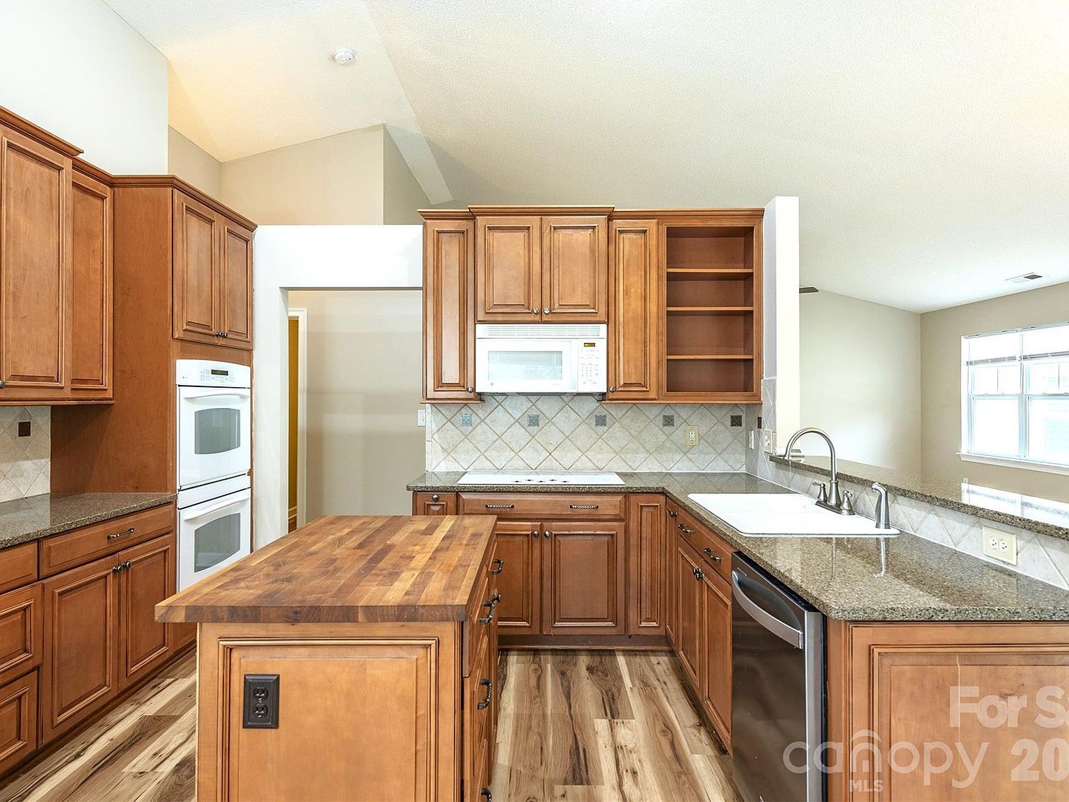 50 Clear Creekside Dr Hendersonville, NC 28792  | Single Family