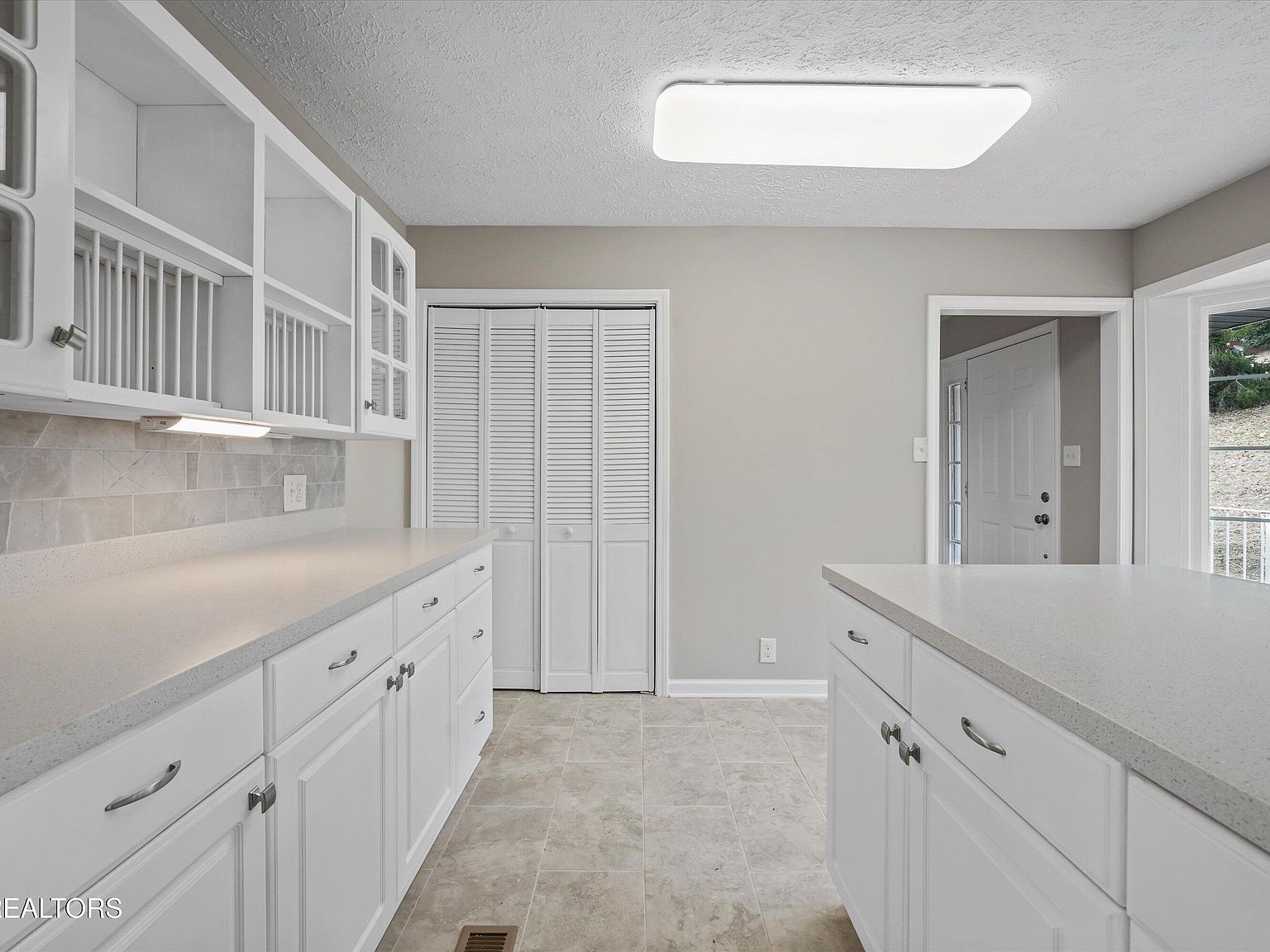 2010 Martha Berry Dr Knoxville, TN 37918  | Single Family