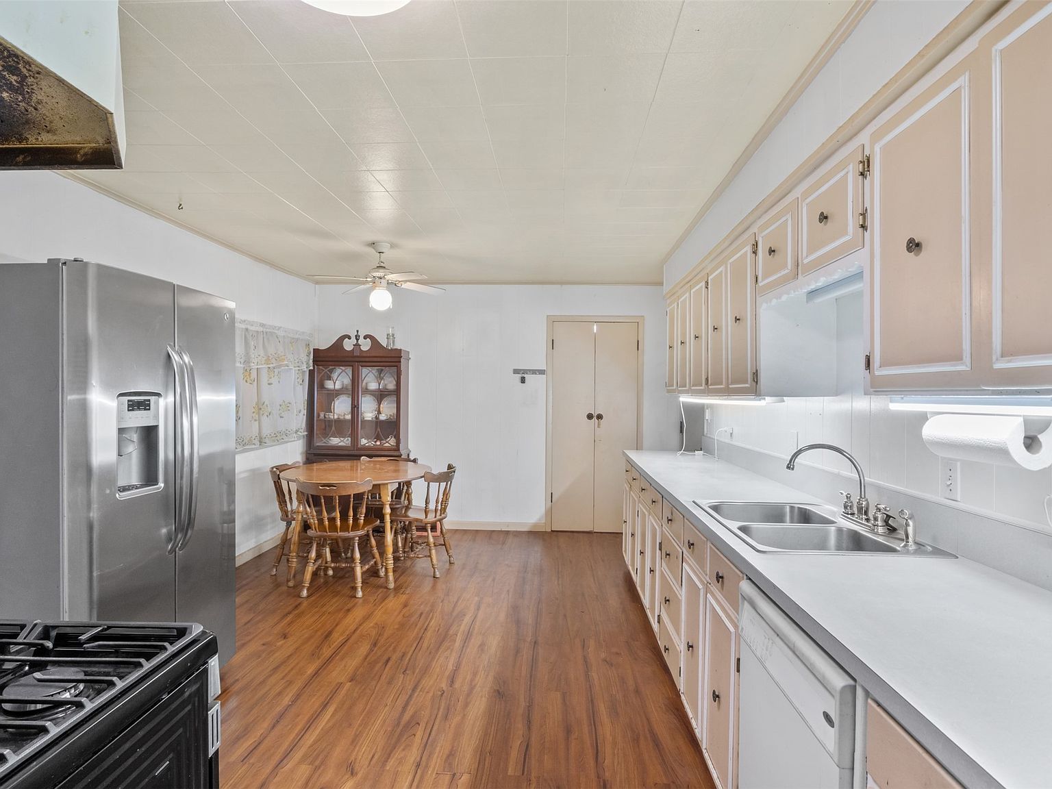 310 Larry Dr Irving, TX 75060 | Single Family