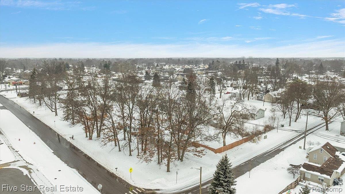 3061 Culbertson Ave Rochester Hills, MI 48307  | Single Family