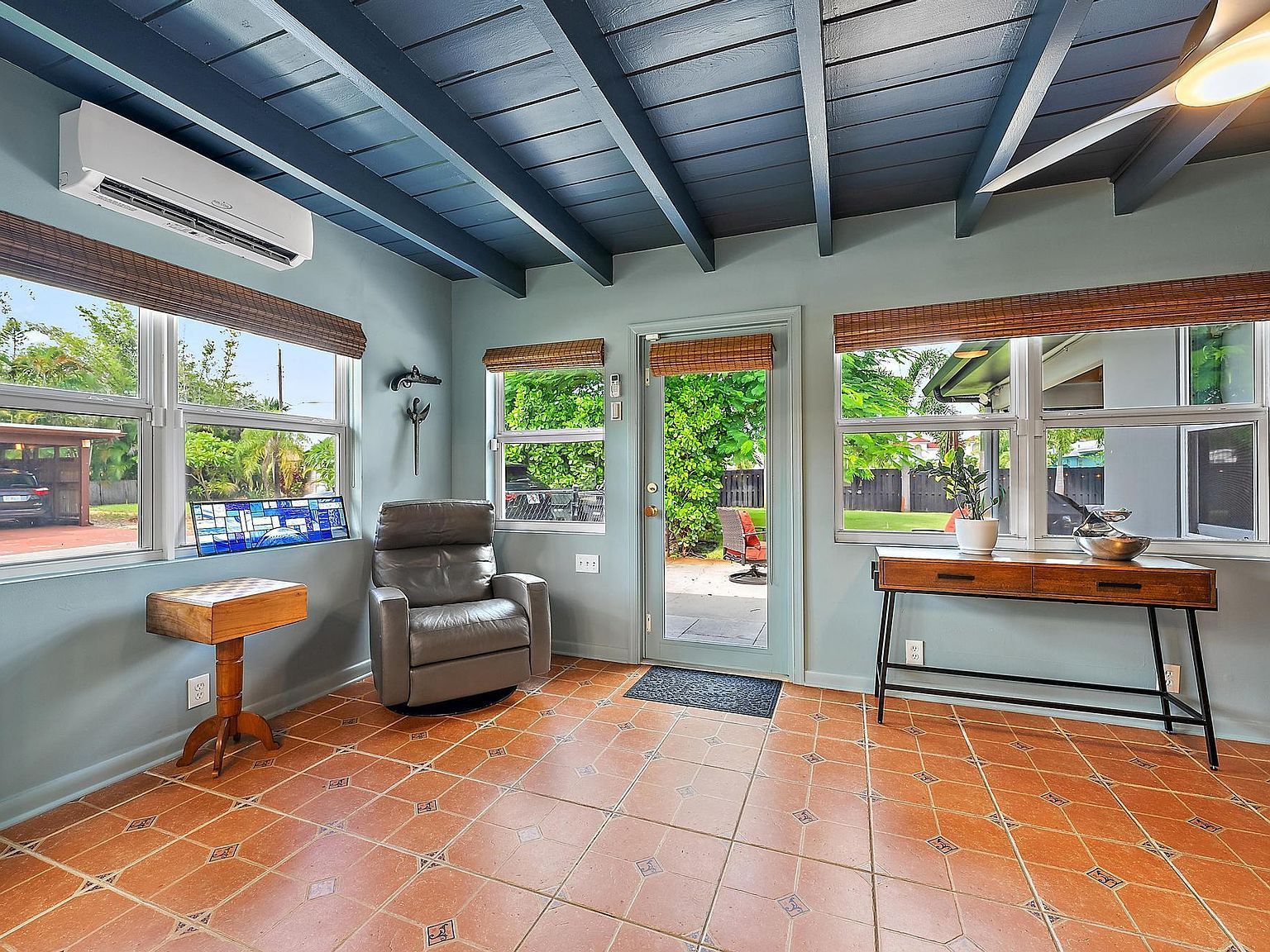 631 S Palmway Lake Worth, FL 33460  | Single Family