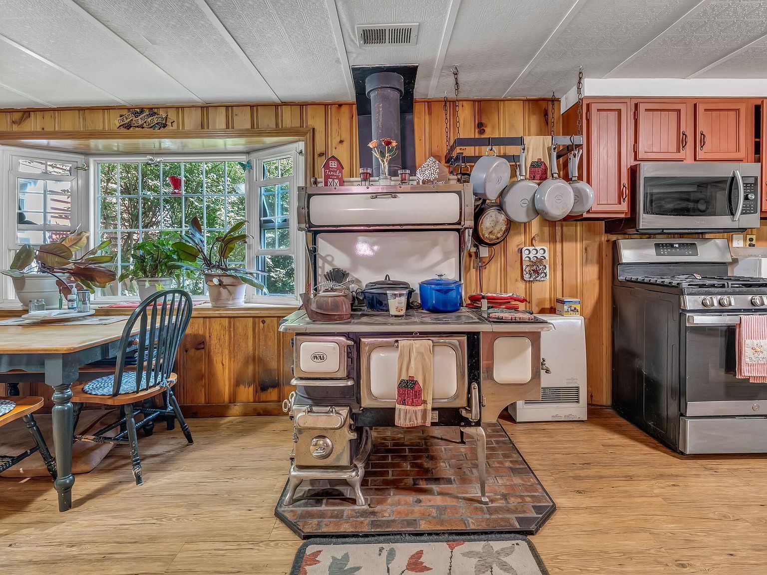 546 Webber Pond Rd Vassalboro, ME 04989  | Single Family