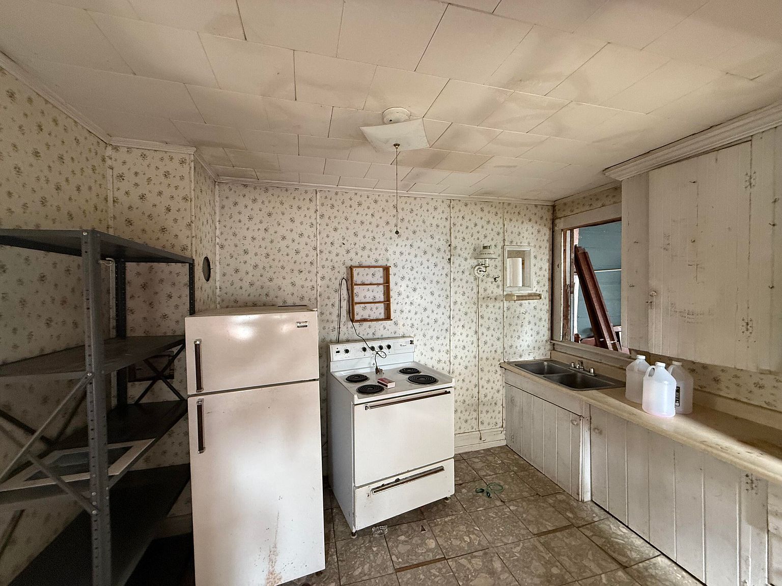 18 Mattanawcook St Lincoln, ME 04457  | Single Family