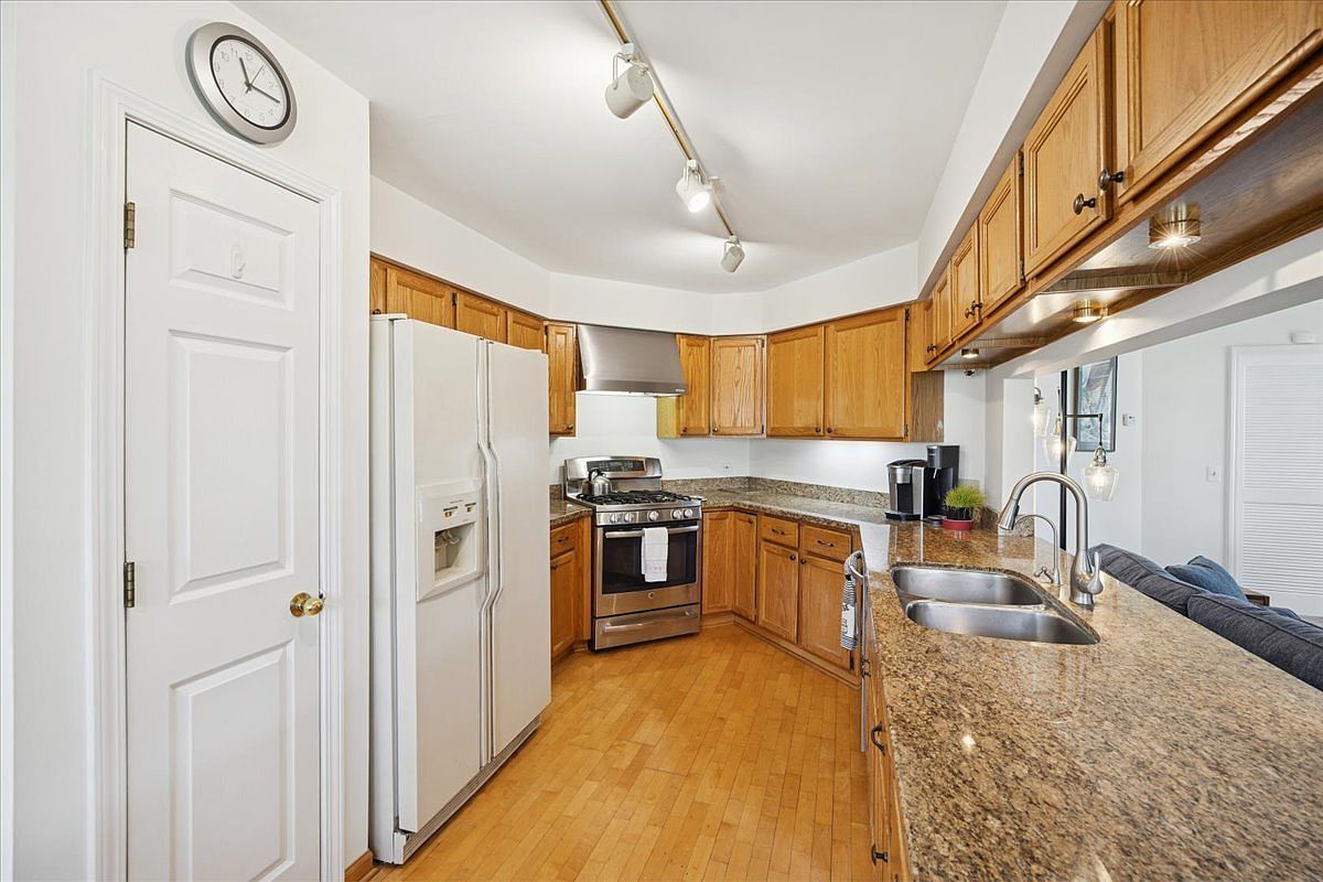 11438 Ashley Woods Dr Westchester, IL 60154  | New build