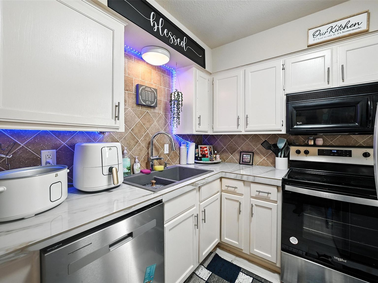 116 Main Pl Euless, TX 76040  | Single Family