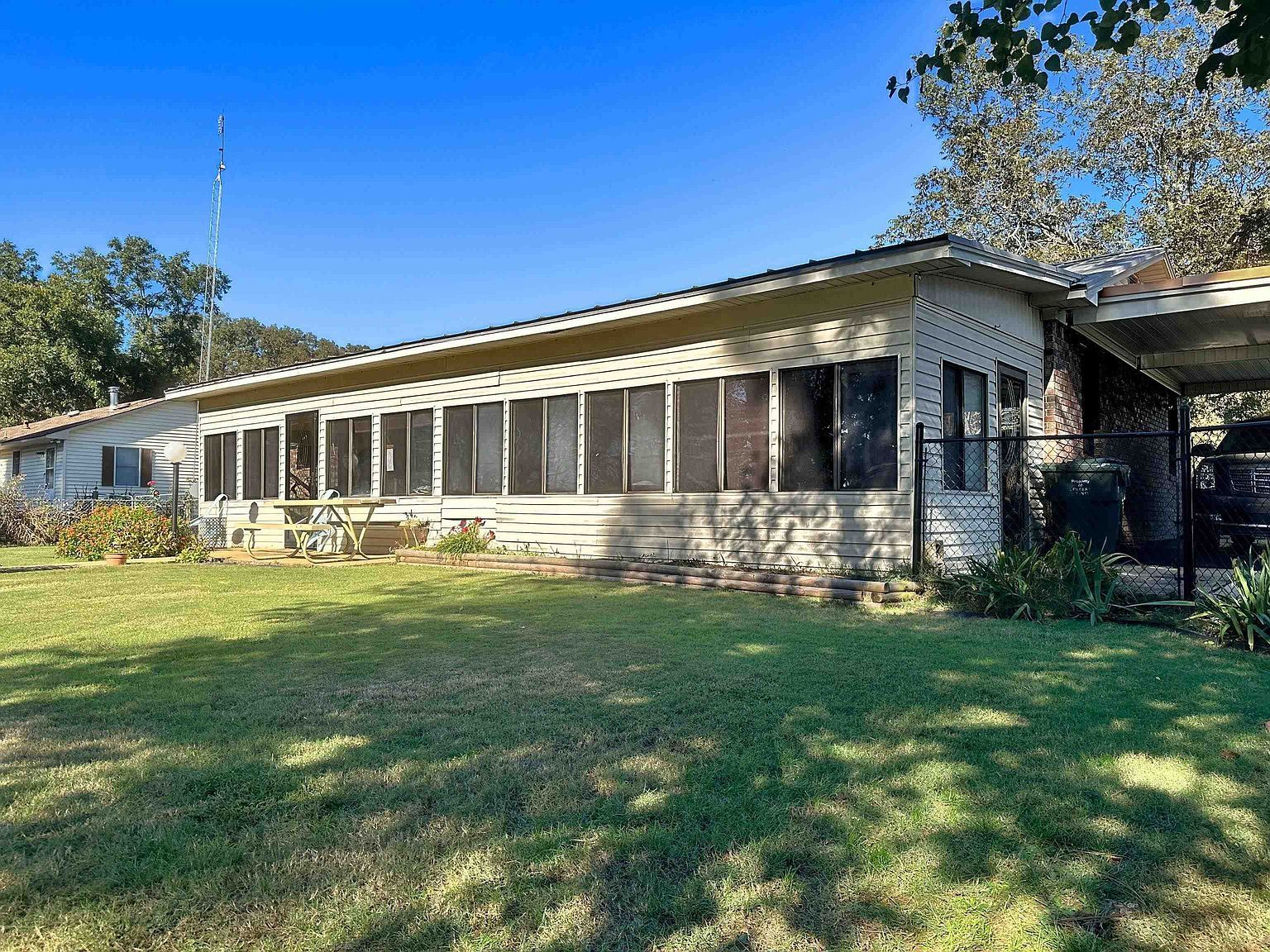 145 Lakewood Dr E Muscle Shoals, AL 35661  | Single Family