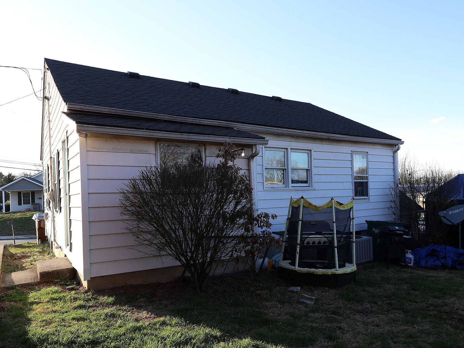 411 N 3rd St Richmond, KY 40475  | Single Family