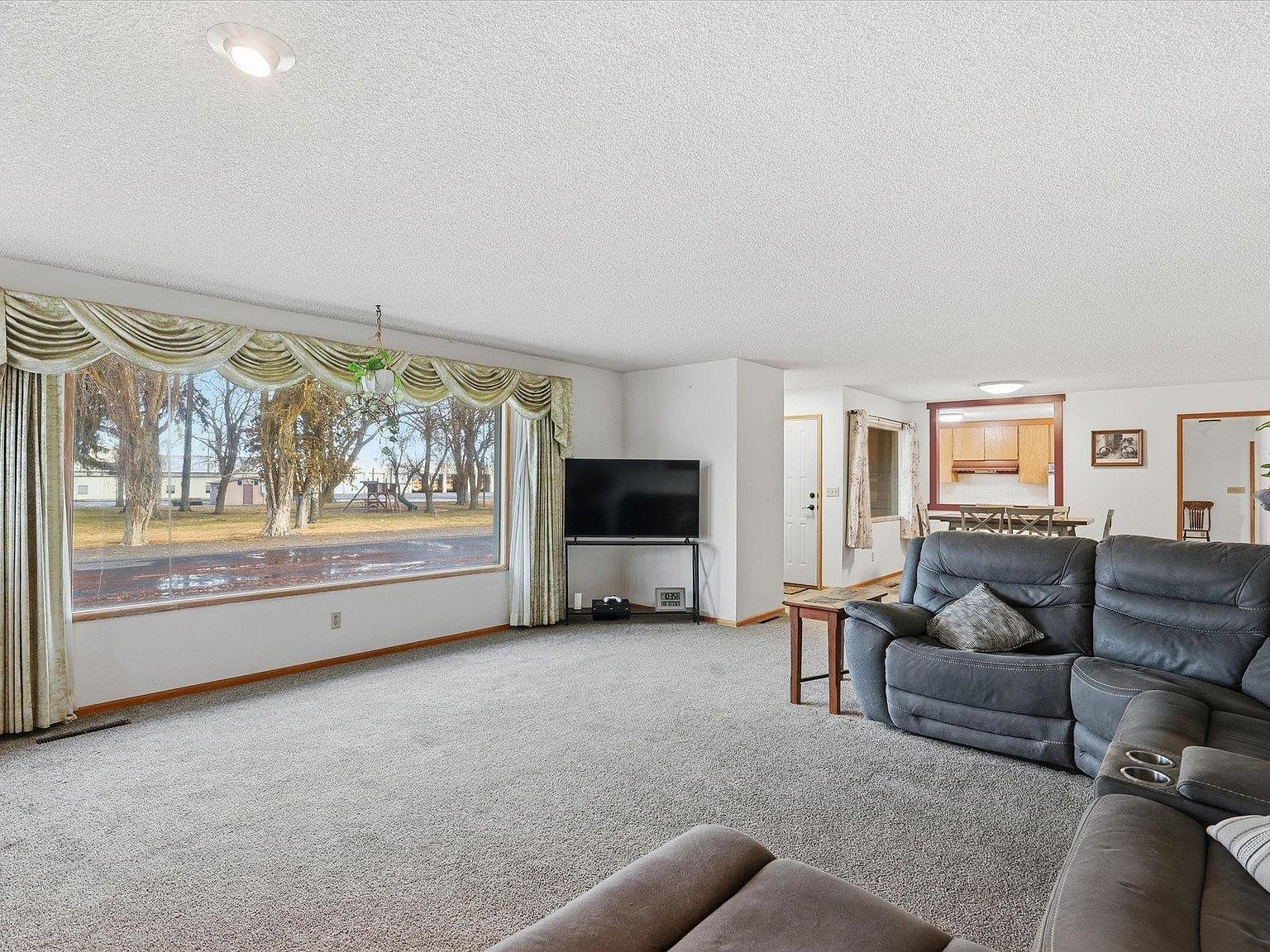 16 W Douglas St Harrington, WA 99134  | Single Family