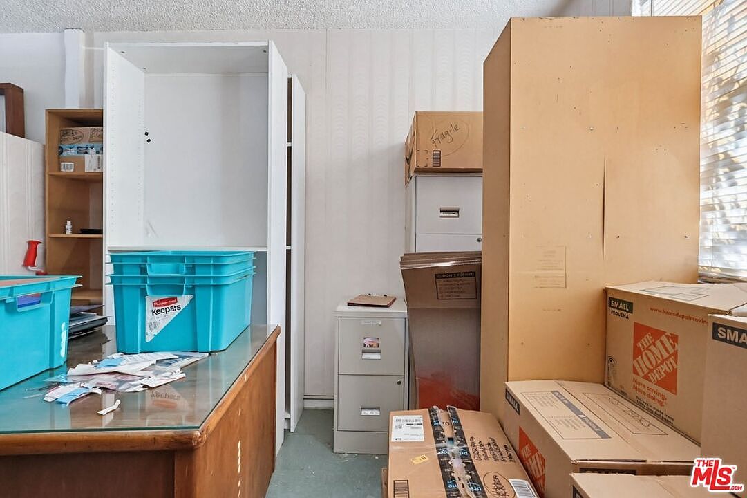 1817 W Burbank Blvd Burbank, CA 91506  | Single Family