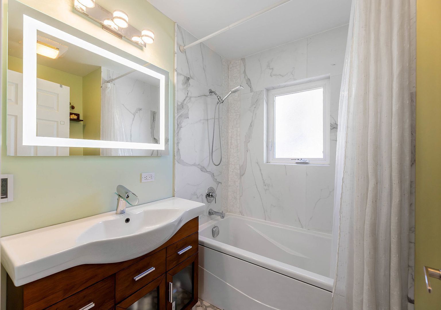 2720 W 97th St Evergreen Park, IL 60805 | Single Family