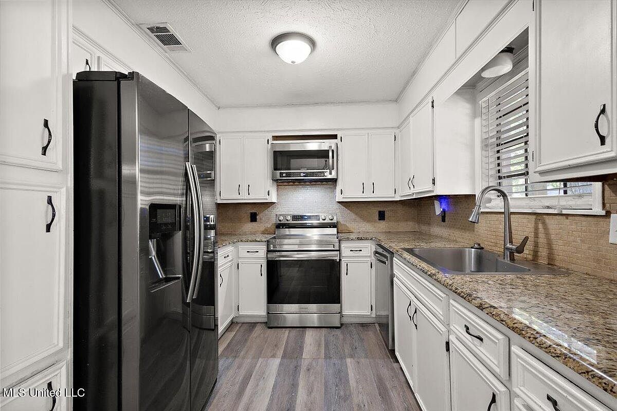 191 Bellegrove Cir Brandon, MS 39047  | Single Family