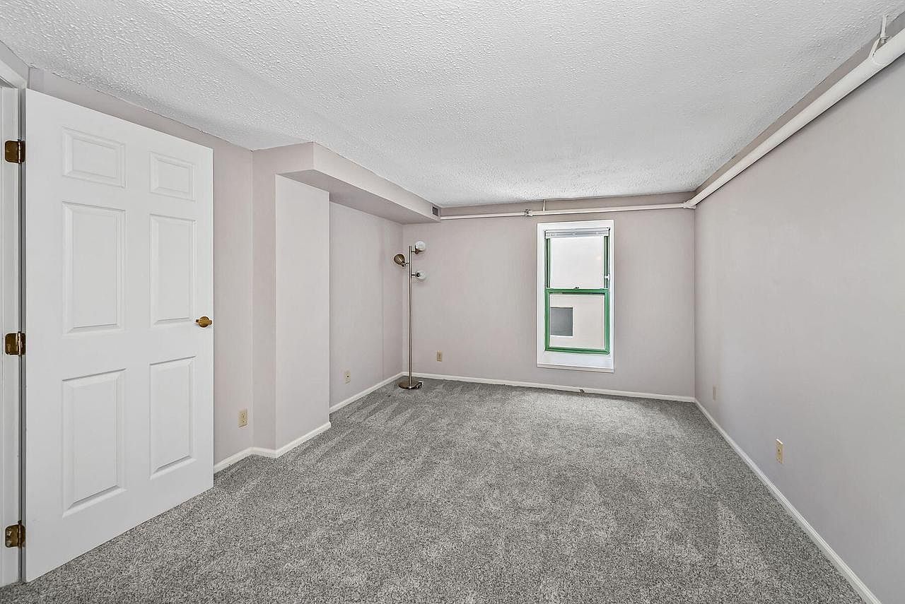 270 E Highland Ave APT 1023 Milwaukee, WI 53202  | Condominium