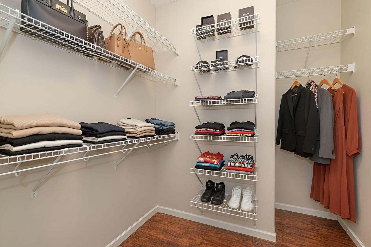 1925 N Water St APT 301 Milwaukee, WI 53202  | Condominium