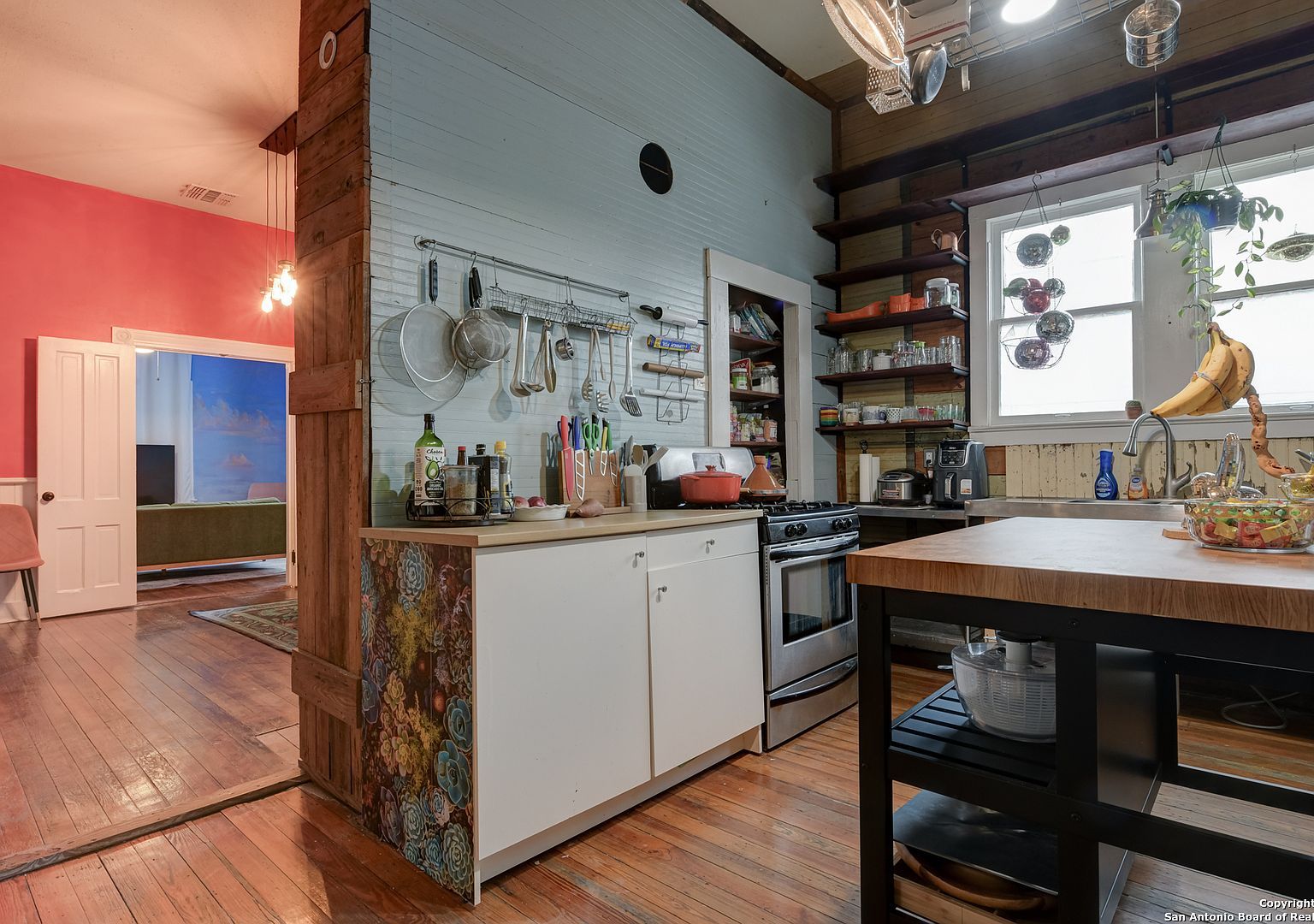 529 Mason St San Antonio, TX 78208  | Single Family