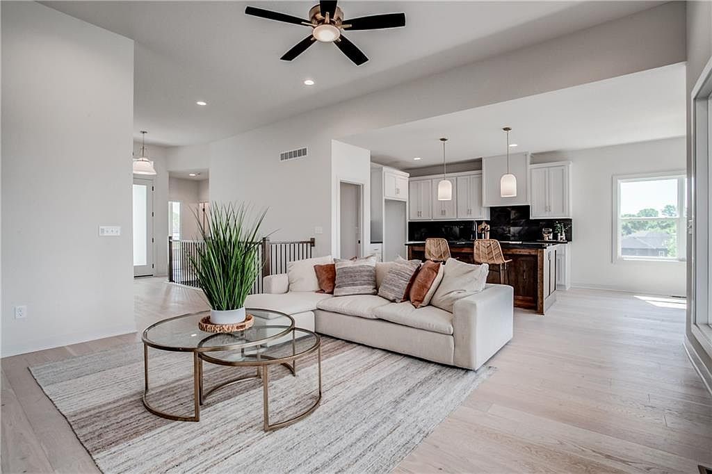 2604 Crestview St Blue Springs, MO 64029  | Single Family