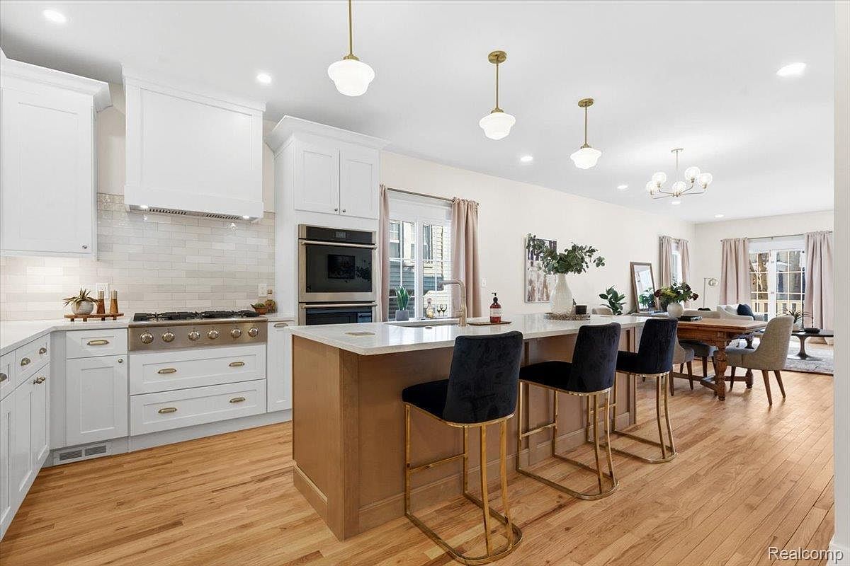 7873 Van Dyke Pl Detroit, MI 48214 | Single Family