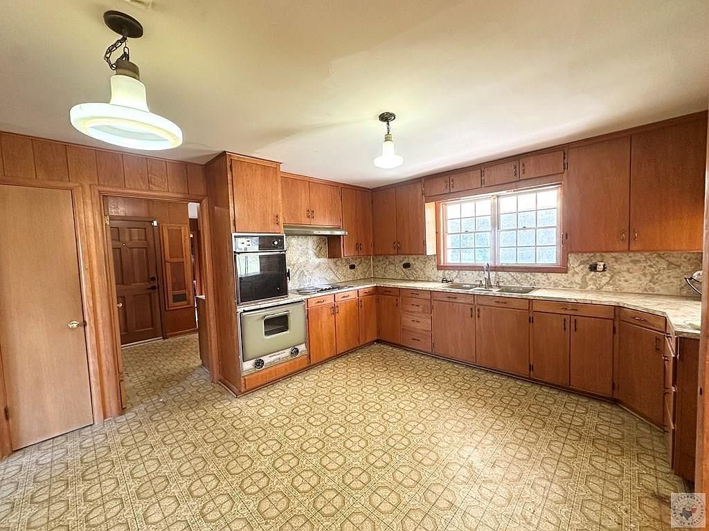 1408 E Main St Atlanta, TX 75551  | Single Family