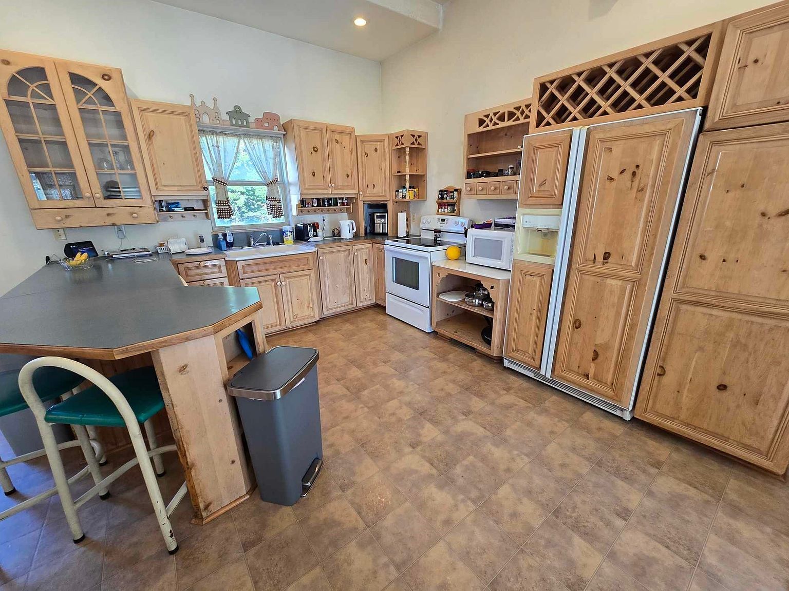 2801 Fox Run Pkwy Yankton, SD 57078  | Single Family