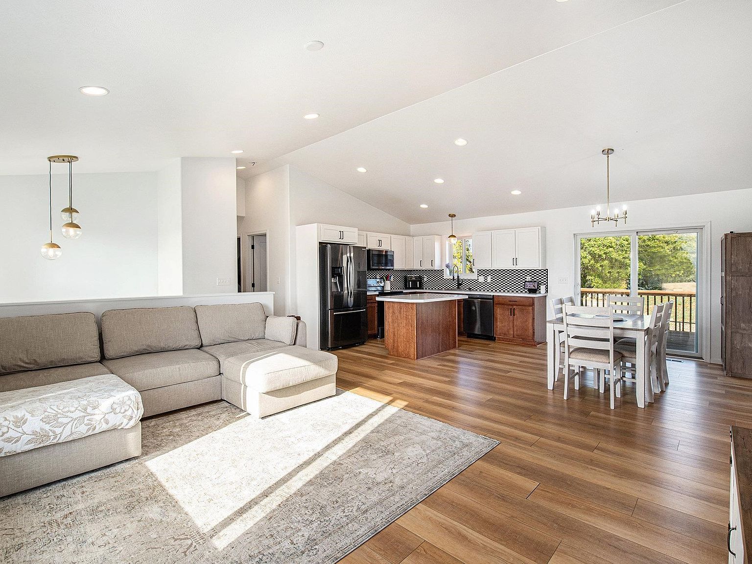 208 Cole Dr Yankton, SD 57078  | Single Family