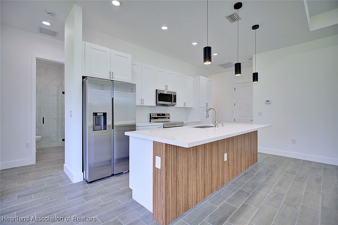 262 Tanager Ave Sebring, FL 33870  | Single Family