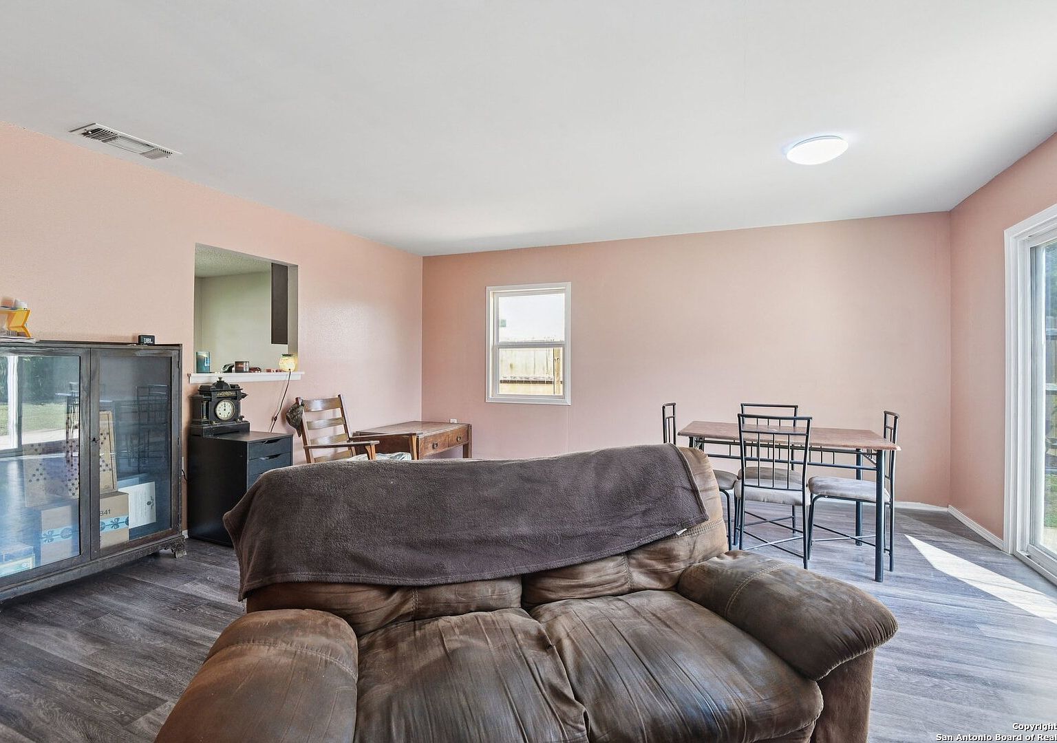 113 Friendswood Path Universal City, TX 78148  | Single Family