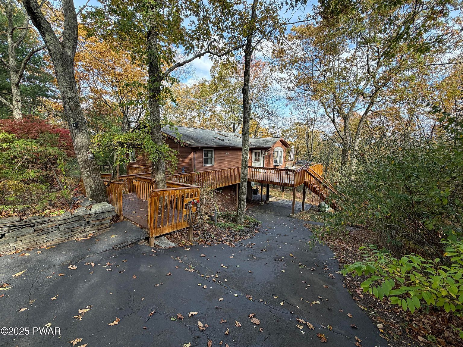 164 Oak Ridge Dr Dingmans Ferry, PA 18328 | Single Family