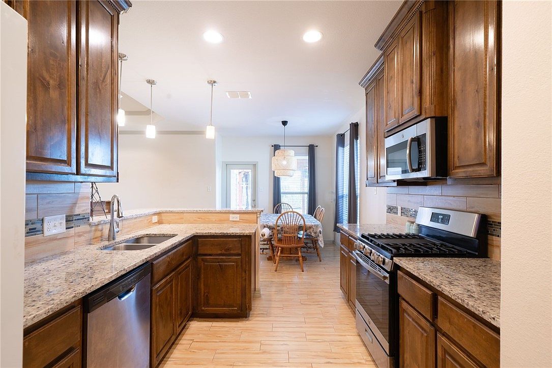 7521 Diamond Dr Corpus Christi, TX 78414 | Single Family