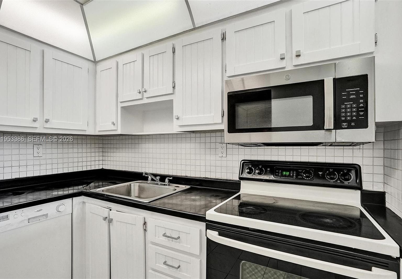 9081 Sunrise Lakes Blvd APT 107 Sunrise, FL 33322  | Condominium